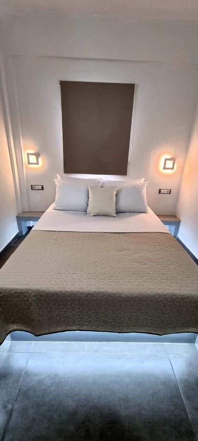 Ether Holiday home Perivolos (Santorini)